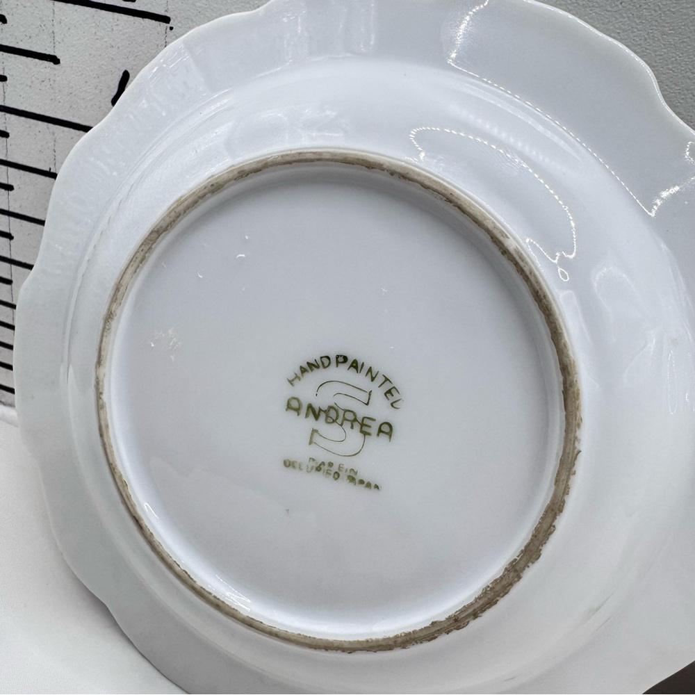 2 Vintage ashtrays with baroque Romantic Scene 5.75” occupied Japan Andrea Sadek - Picture 10 of 13